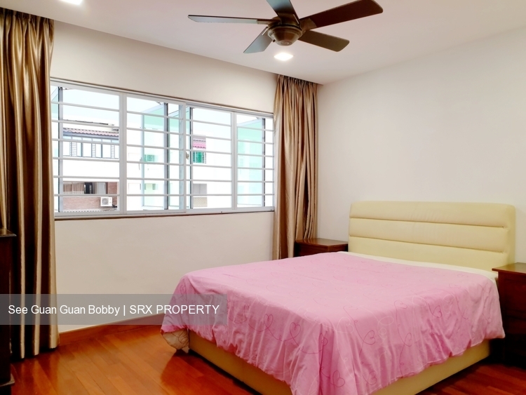 Blk 323 Jurong East Street 31 (Jurong East), HDB Executive #204485021